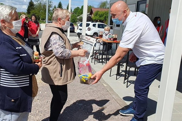 "Mojih 5 minuta mira" za stanovnike kontejnerskog naselja u Glini